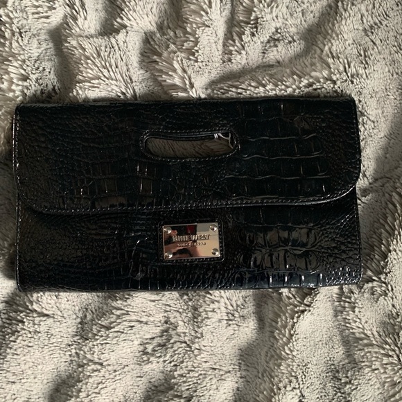 NINE WEST WALLET - Picture 1 of 2